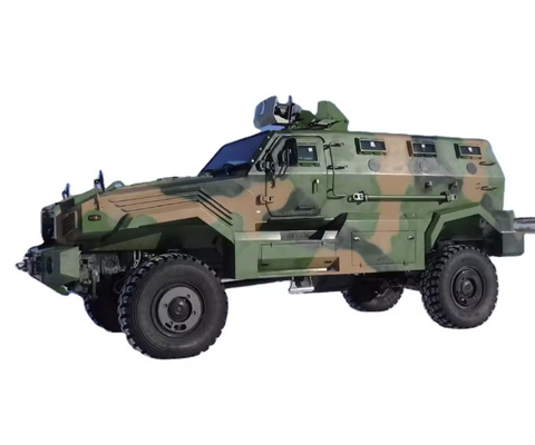 7100 mm×2600 mm×2800 mm Askeri Zırhlı Araçlar Balistik ve Patlama Koruması Tam Zamanlı Dört Tekerlekli Sürücü