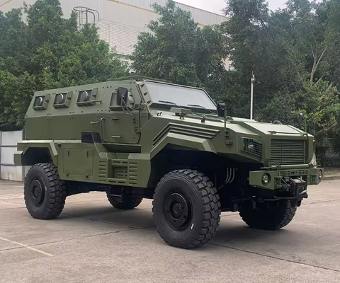 830KG Tam Ağırlıklı Zırhlı Güvenlik Aracı Tam Zamanlı Dört Tekerlekli Sürüş Teknolojisi